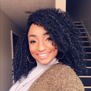 Meet your Posher, Mercedes